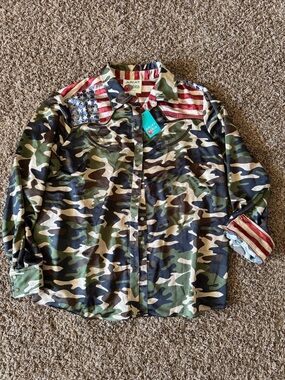 Ariat Camo Button-Down Shirt with American Flag Yoke - Green/Olive